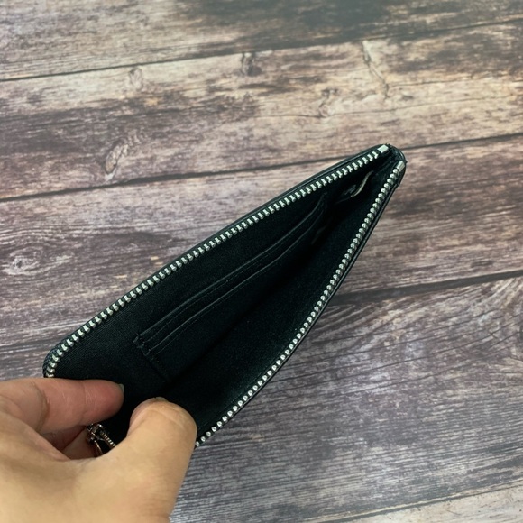 Coach ~ Wristlet in Signature Jacquard - Picture 6 of 6